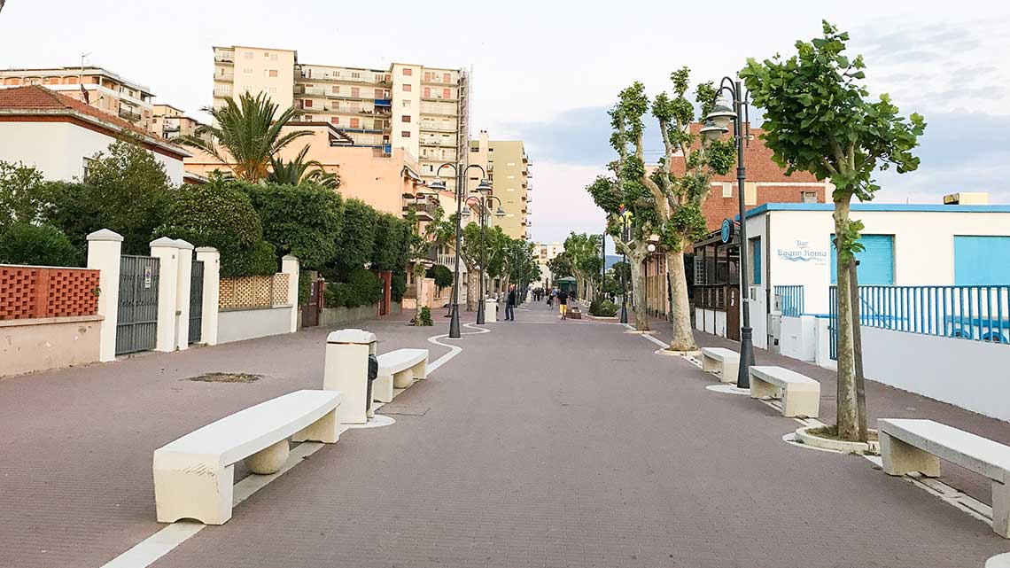centro-follonica-cosa-faer la città di follonica offre numerose attrazioni